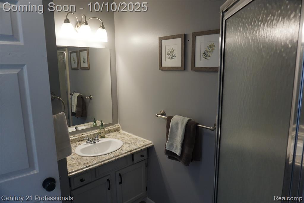 3657 Coleport Street, Orion, MI — Photo 23
