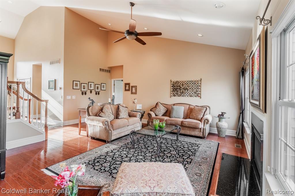 26270 VALHALLA Drive, Farmington Hills, MI 48331 — Photo 11