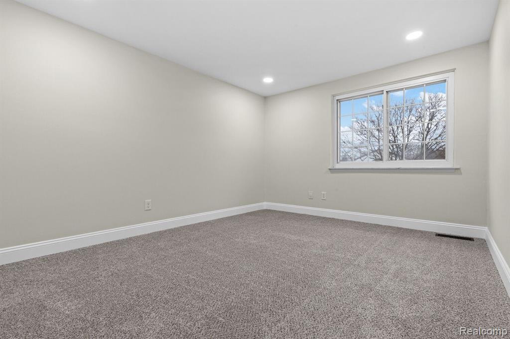 7451 ADMIRALTY Drive, Canton, MI 48187 — Photo 21