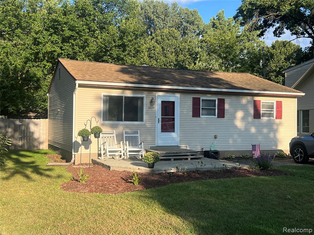4335 Crestdale Avenue, West Bloomfield, MI 48323 — front exterior