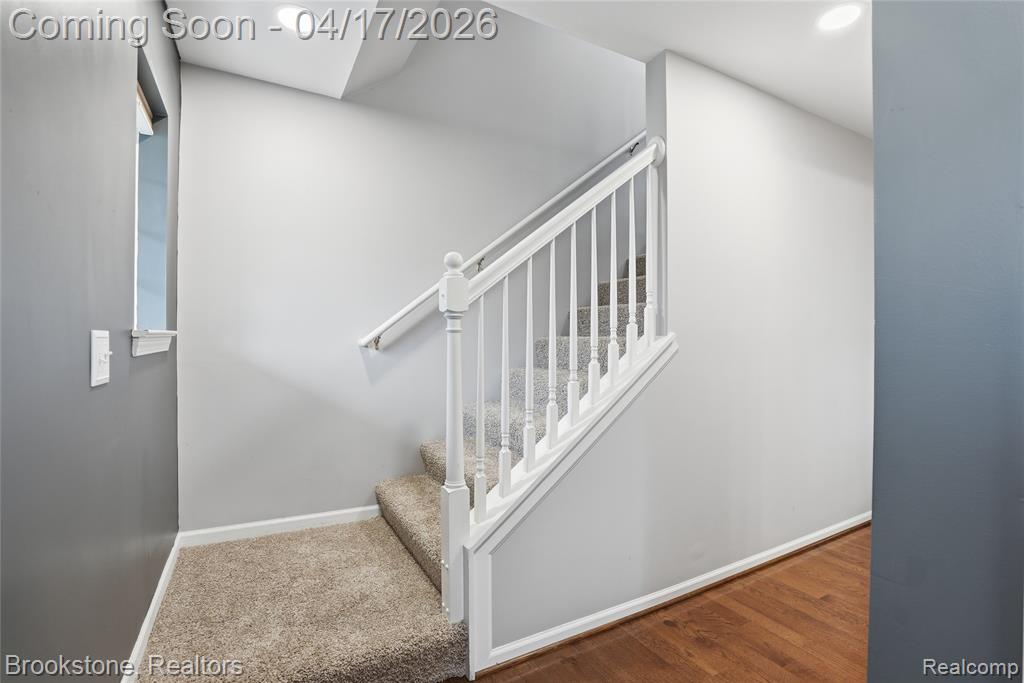 569 Cove View Drive, Waterford, MI 48327 — Photo 20