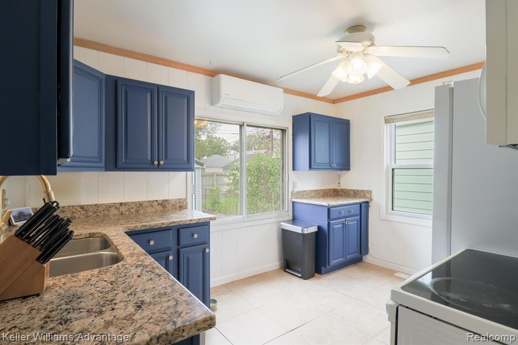 434 E WOODWARD HEIGHTS Boulevard, Hazel Park, MI 48030 — Photo 11