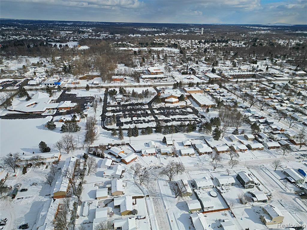 412 Cambridge Avenue, South Lyon, MI 48178 — Photo 9