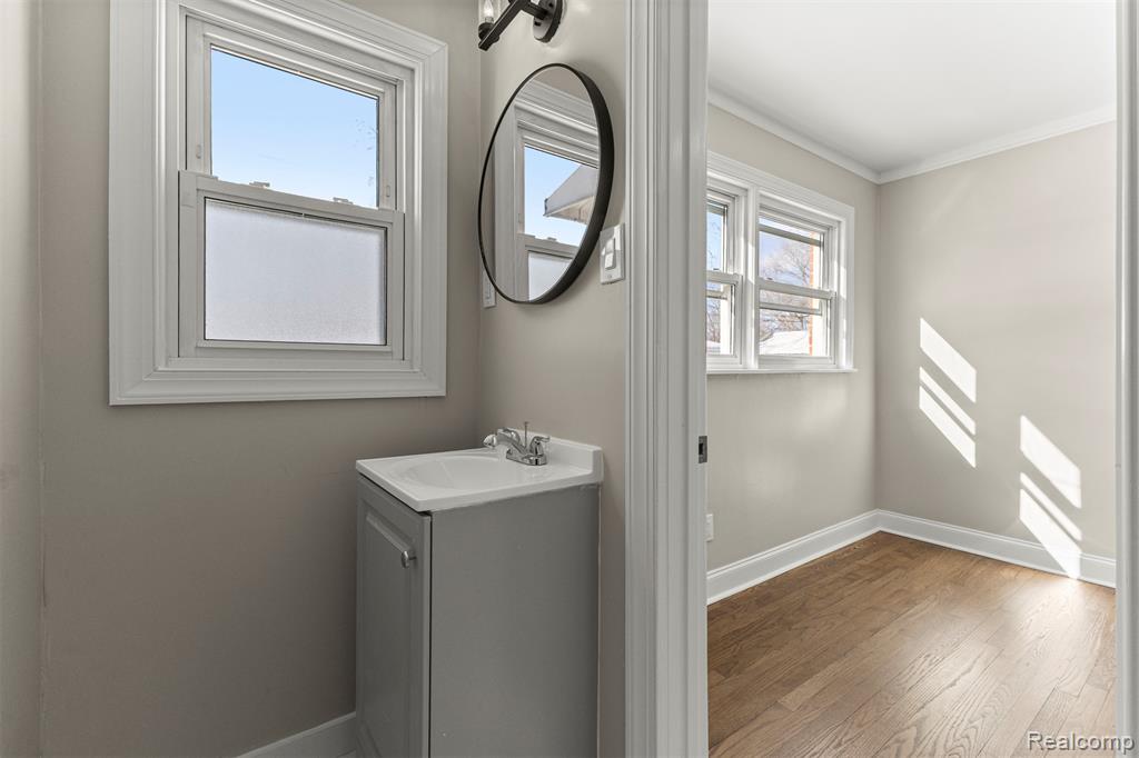 9327 Columbia, Redford, MI 48239 — Photo 18