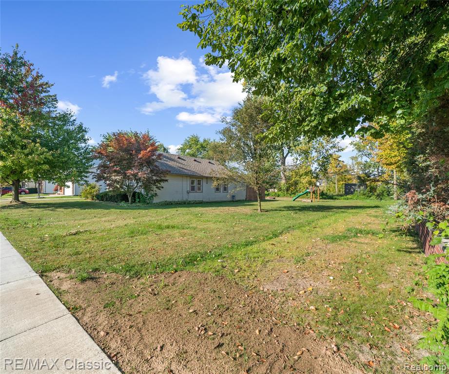 2185 Oakview Drive, Canton, MI 48187 — Photo 6