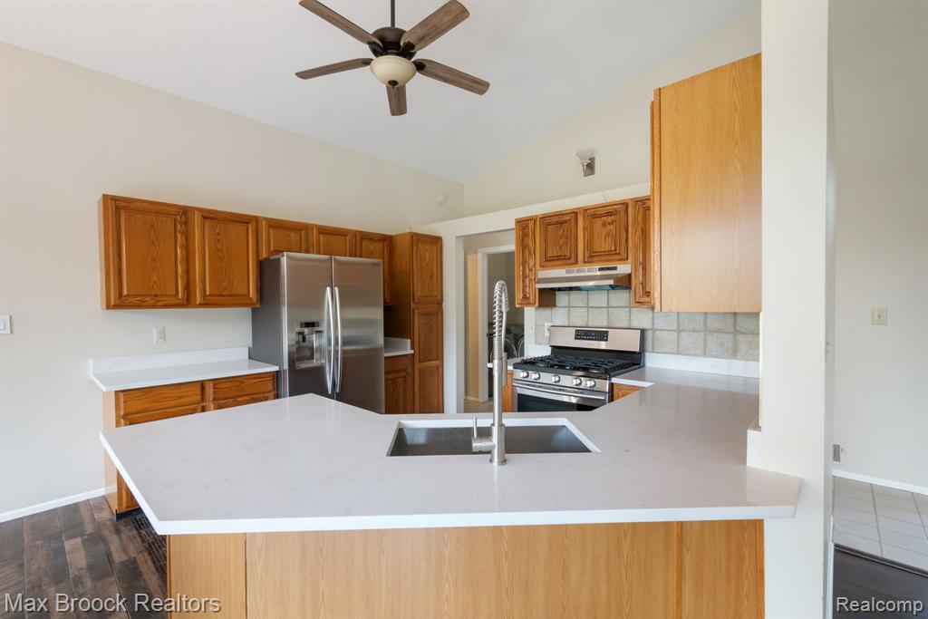 2165 Oakwood Road, Ortonville, MI 48462 — Photo 18