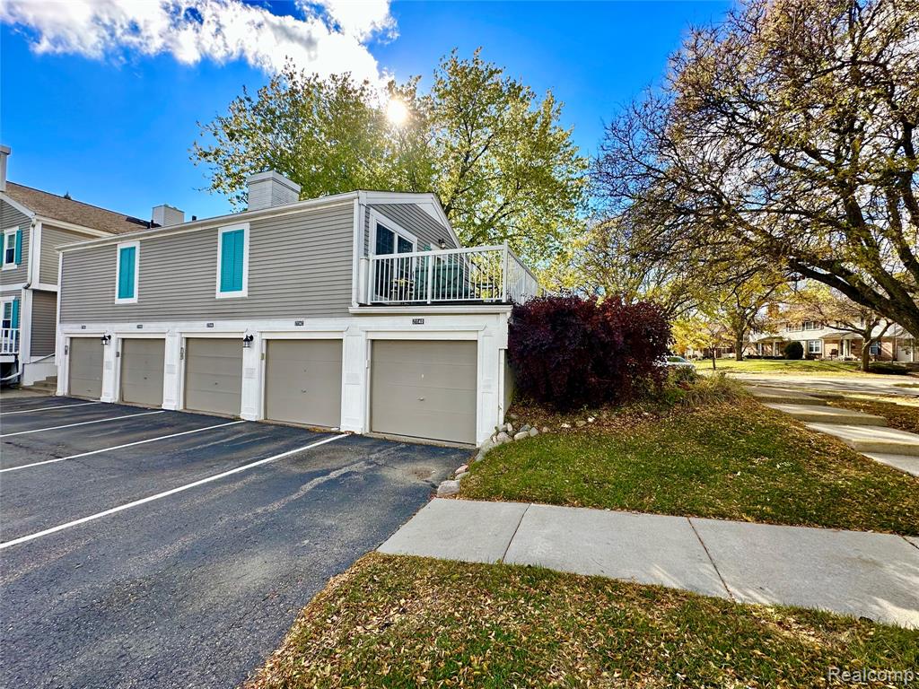 21140 E Glen Haven Circle, Novi, MI 48167 — Photo 2