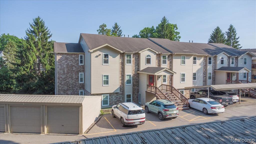 4929 Harbor Point Drive, Waterford, MI 48329