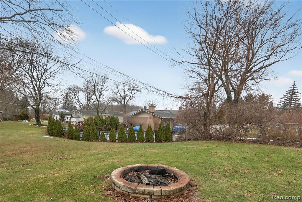 9474 Steephollow Drive, White Lake, MI — Photo 44