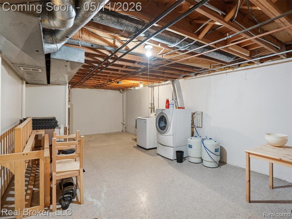 42115 E Edward Drive, Clinton Twp, MI 48038 — Photo 35