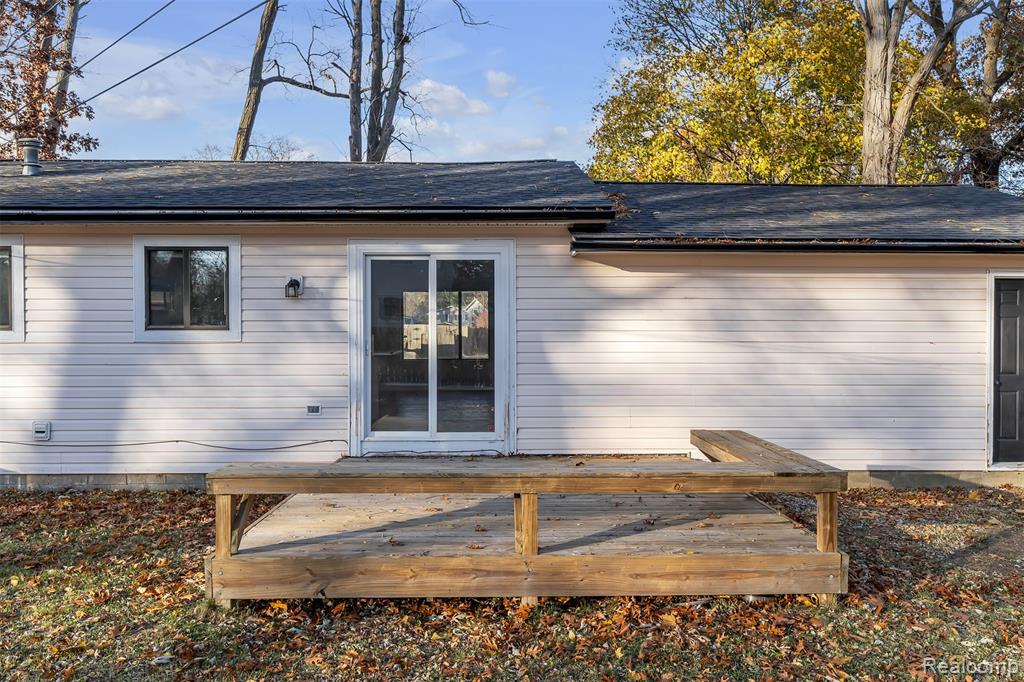 9063 Ashdown Avenue, White Lake, MI — Photo 37