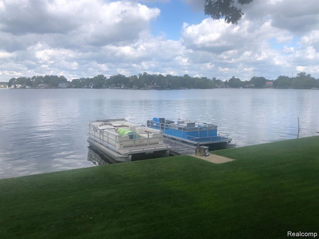 90 PARK ISLAND Drive, Lake Orion, MI 48362 — Photo 6