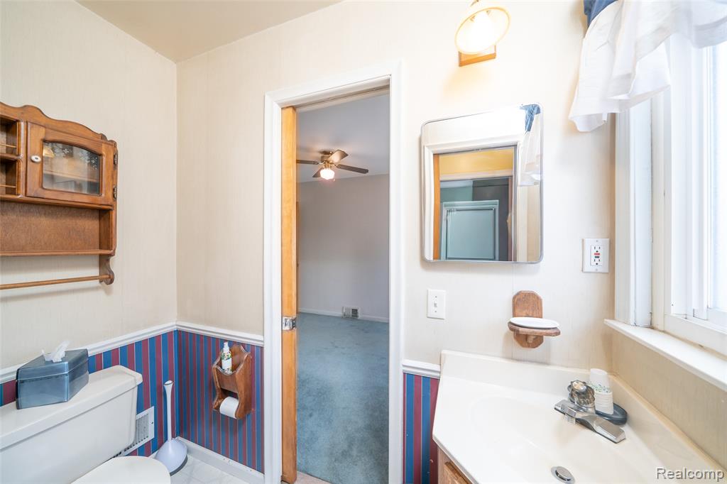 5247 Lyons Circle S, Warren, MI 48092 — Photo 25
