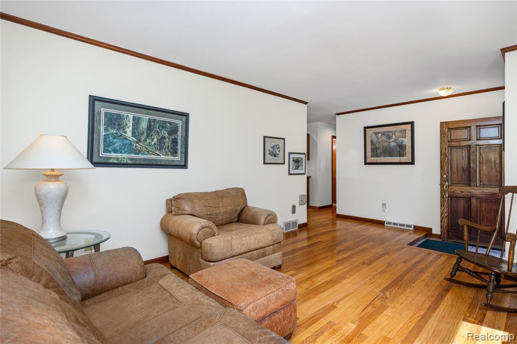 760 Waterbury Road, Highland, MI 48356 — Photo 11