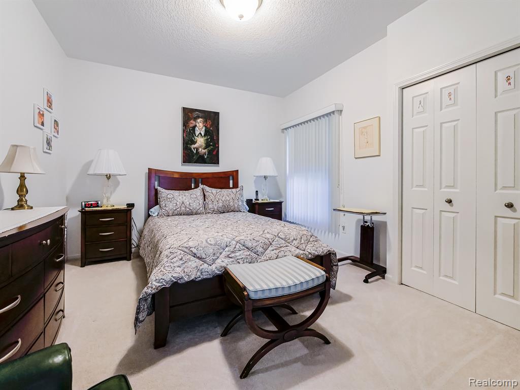 8011 WOODSTONE Drive, Grand Blanc, MI 48439 — Photo 17
