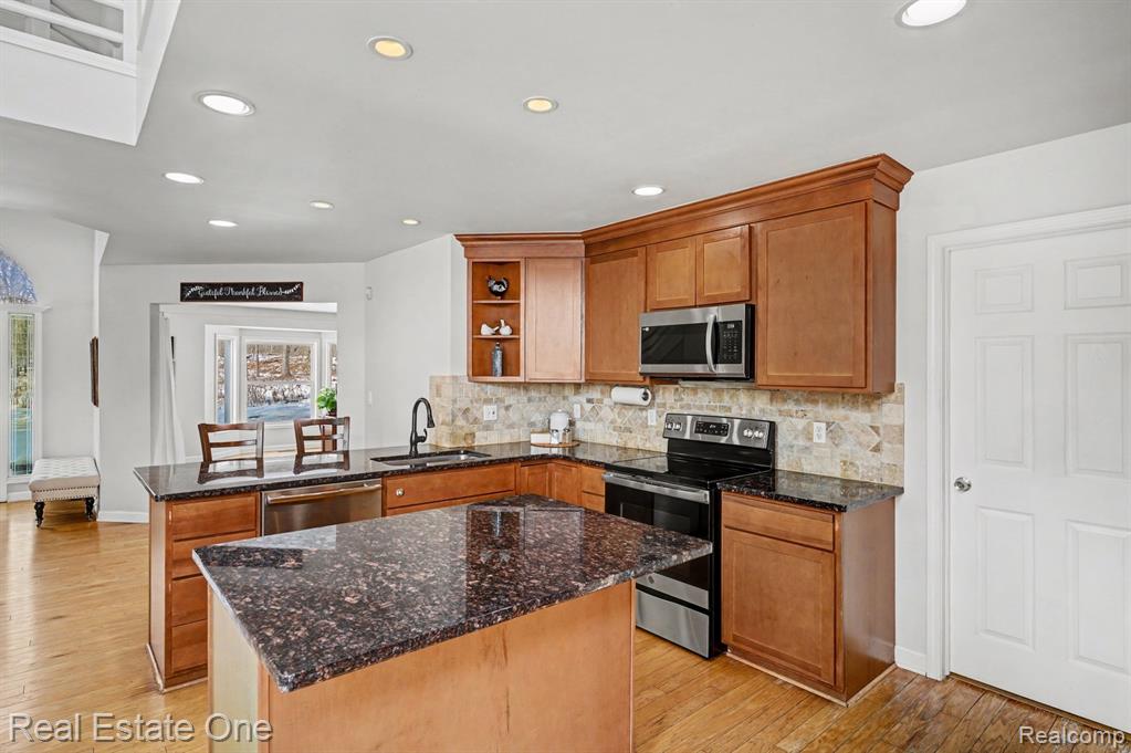 18403 Taylor Lake Road, Holly, MI 48442 — Photo 10