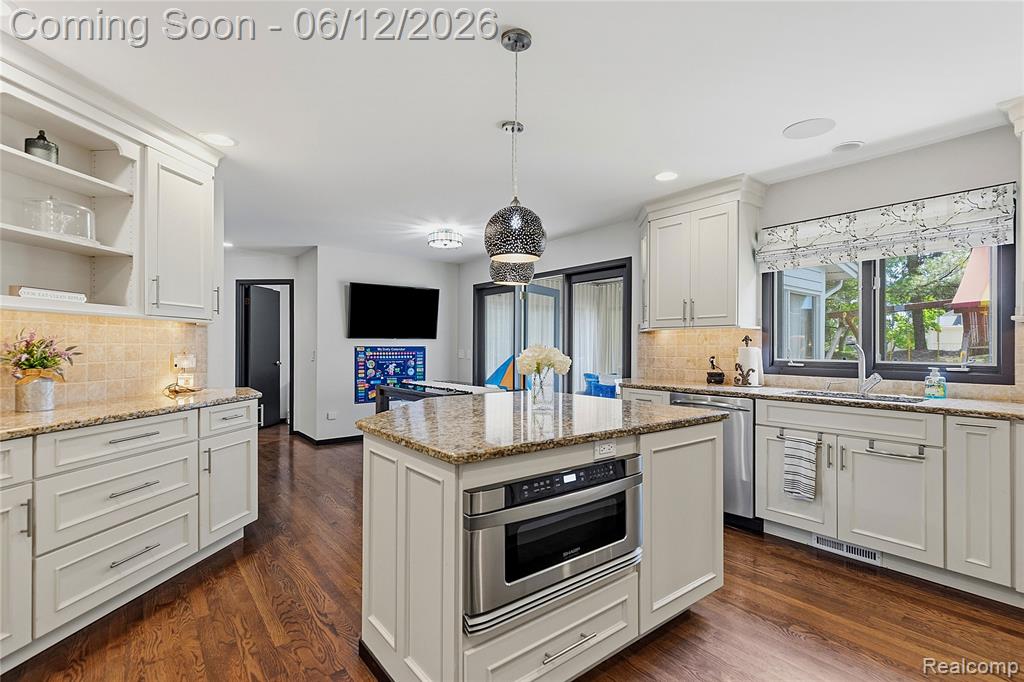 4057 Fox Lake Drive, Bloomfield Hills, MI 48302 — Photo 15