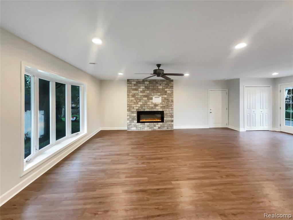 26018 Whipple Street, Novi, MI — Photo 3