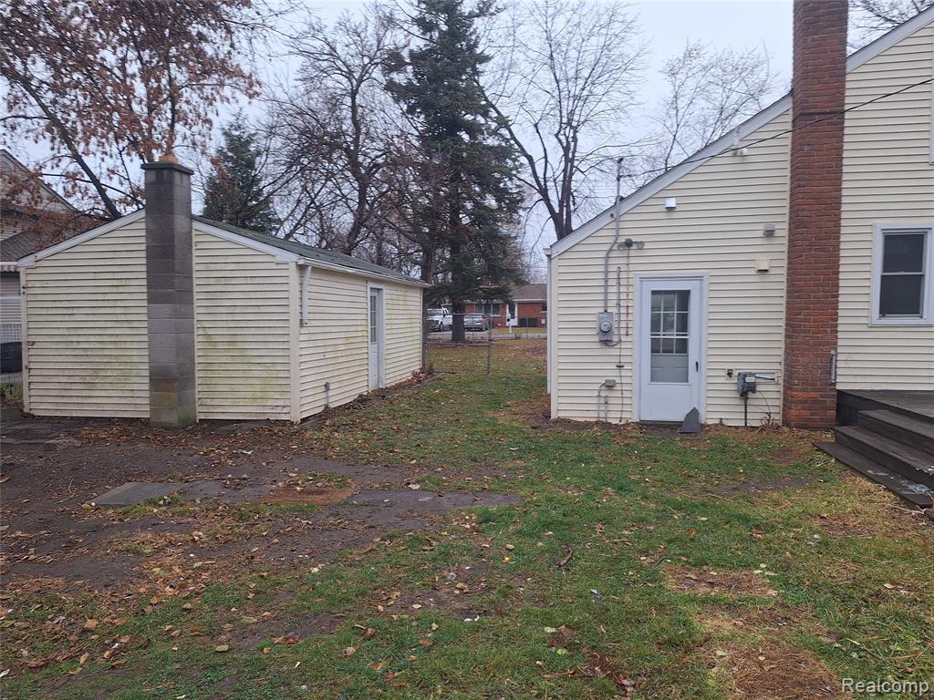 31700 Linden, Fraser, MI 48026 — Photo 5