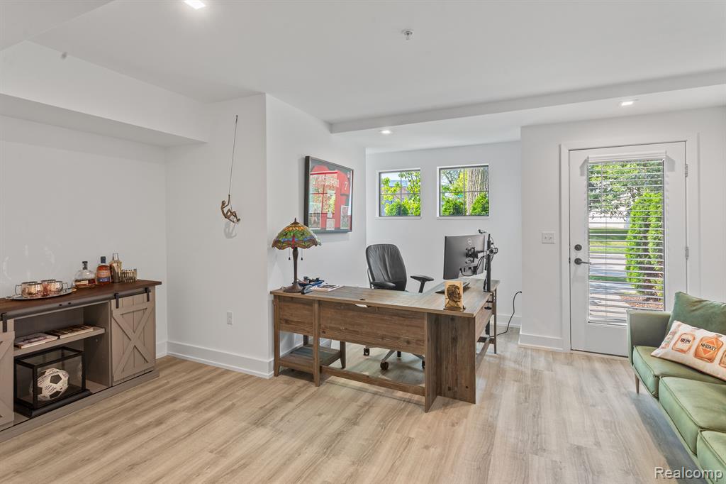 533 E Harrison Avenue, 1, Royal Oak, MI 48067 — Photo 29