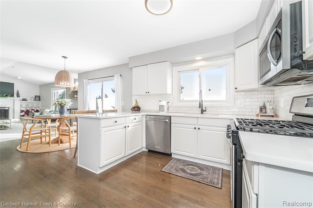 539 Dorchester Way, Milford, MI 48381 — Photo 10