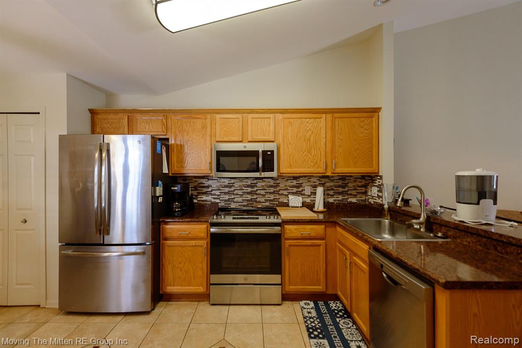 1856 N Kenwyck Drive, Ypsilanti, MI 48198 — Photo 11