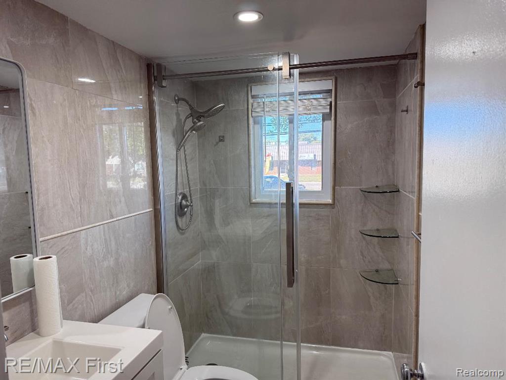 29638 Hoover Road, 638, Warren, MI 48093 — Photo 10