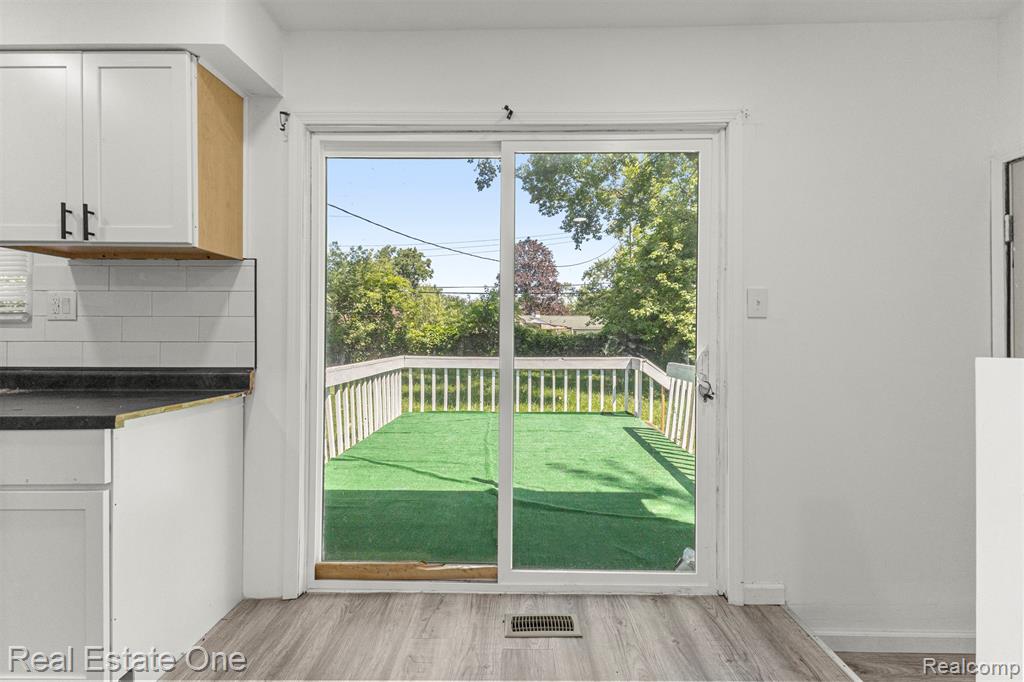 29522 Grandview Street, Inkster, MI 48141 — Photo 11
