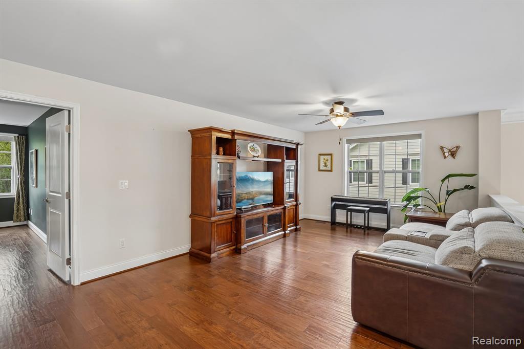 42832 Cardinal Way, Novi, MI — Photo 18