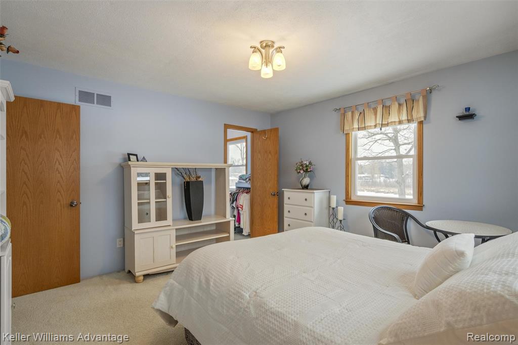 340 Angola Street, Wolverine Lake, MI 48390 — Photo 28