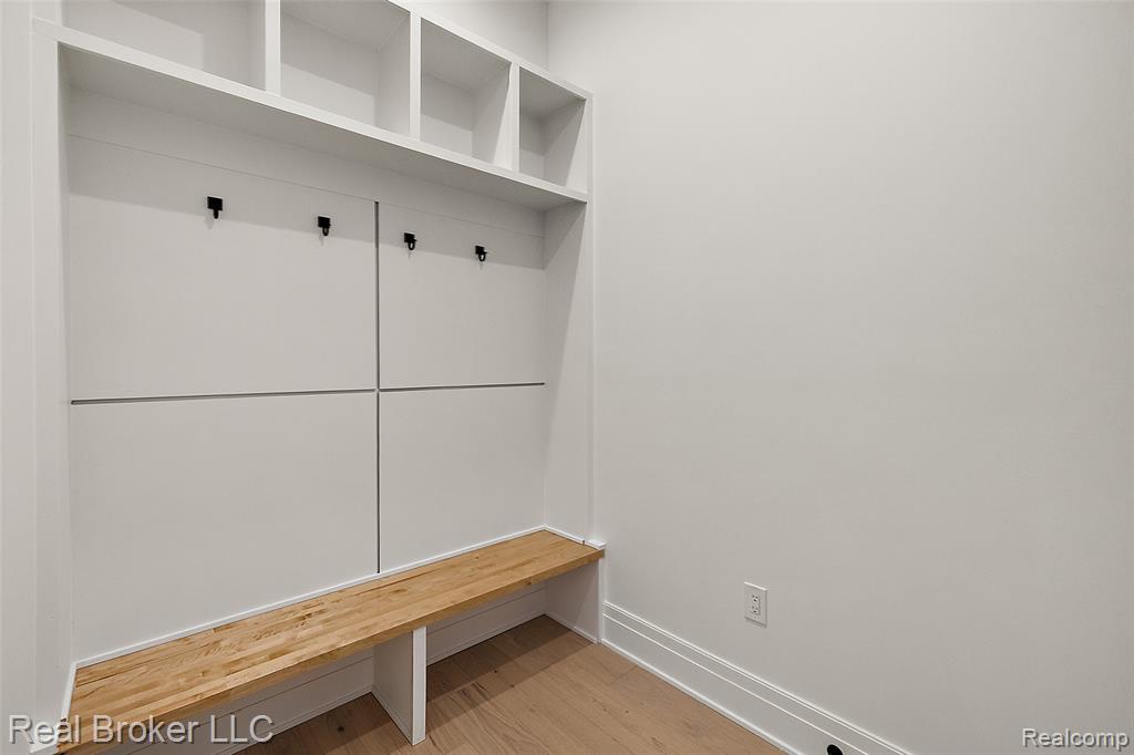 4240 Tonawanda Avenue, Royal Oak, MI 48073 — Photo 35