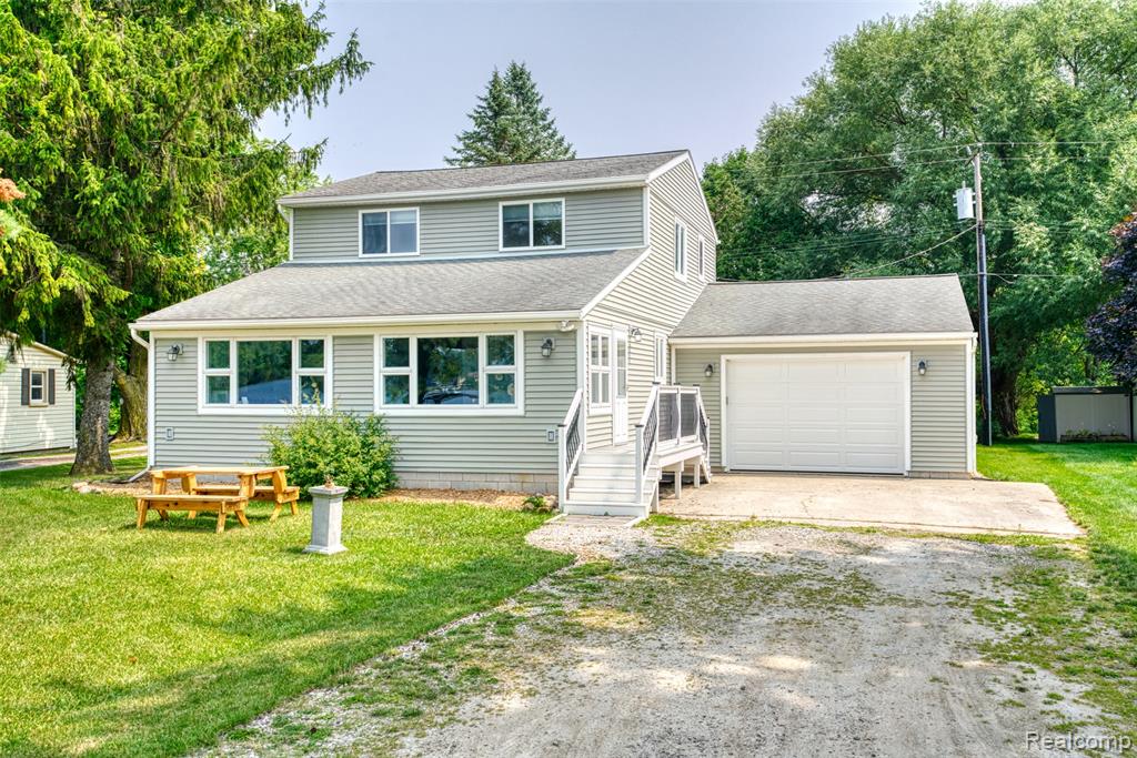 13414 N Lake Road, Gregory, MI 48137 — front exterior