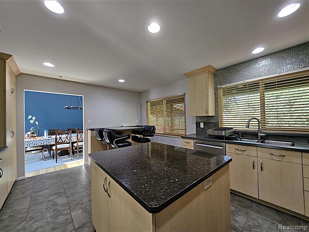 7120 Pebblecreek Road, West Bloomfield, MI — Photo 18