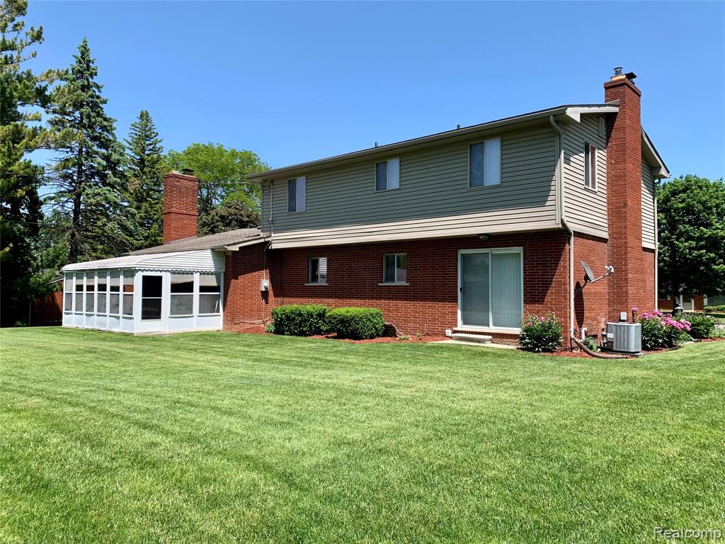 5504 Antoinette Drive, Grand Blanc, MI 48439 — Photo 3