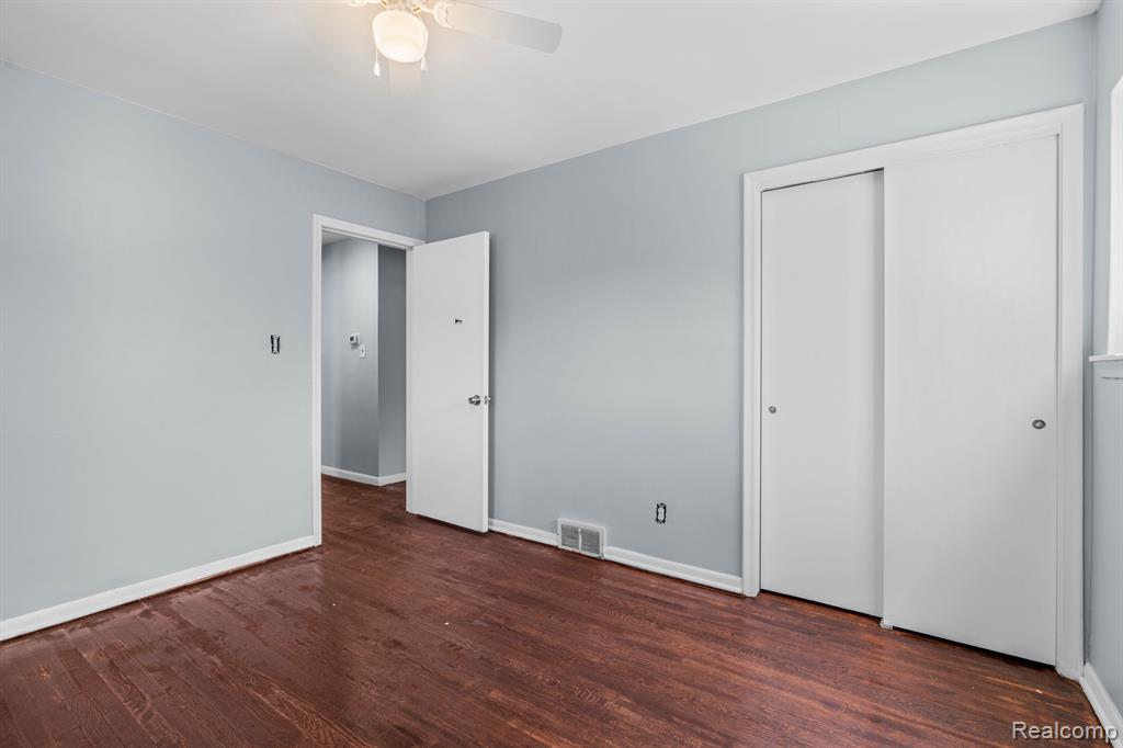 8631 WHITEFIELD Street, Dearborn Heights, MI 48127 — Photo 7