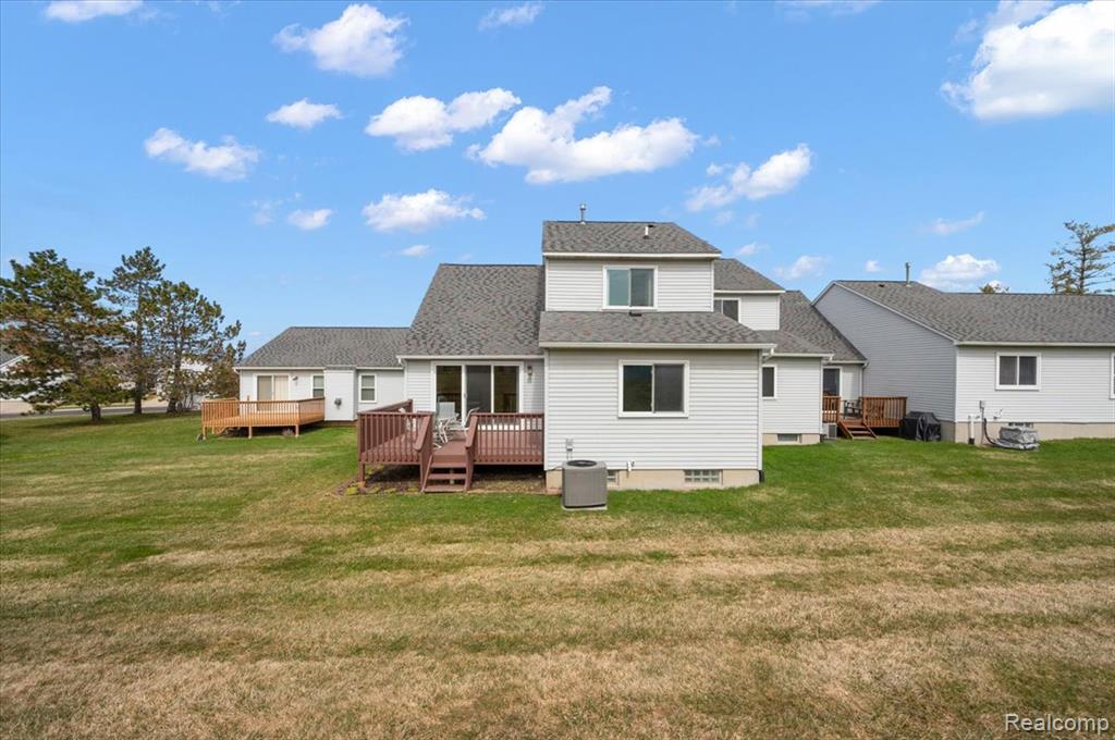 734 Challenging Trail, 65, South Lyon, MI 48178 — Photo 12