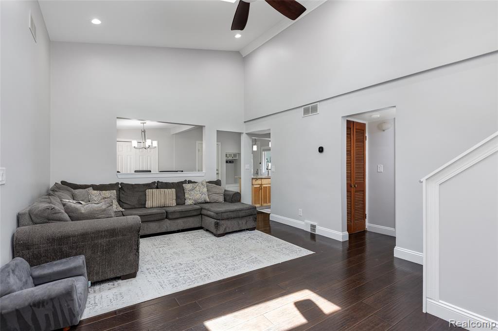 790 Hillcliff Drive, Waterford, MI 48328 — Photo 3