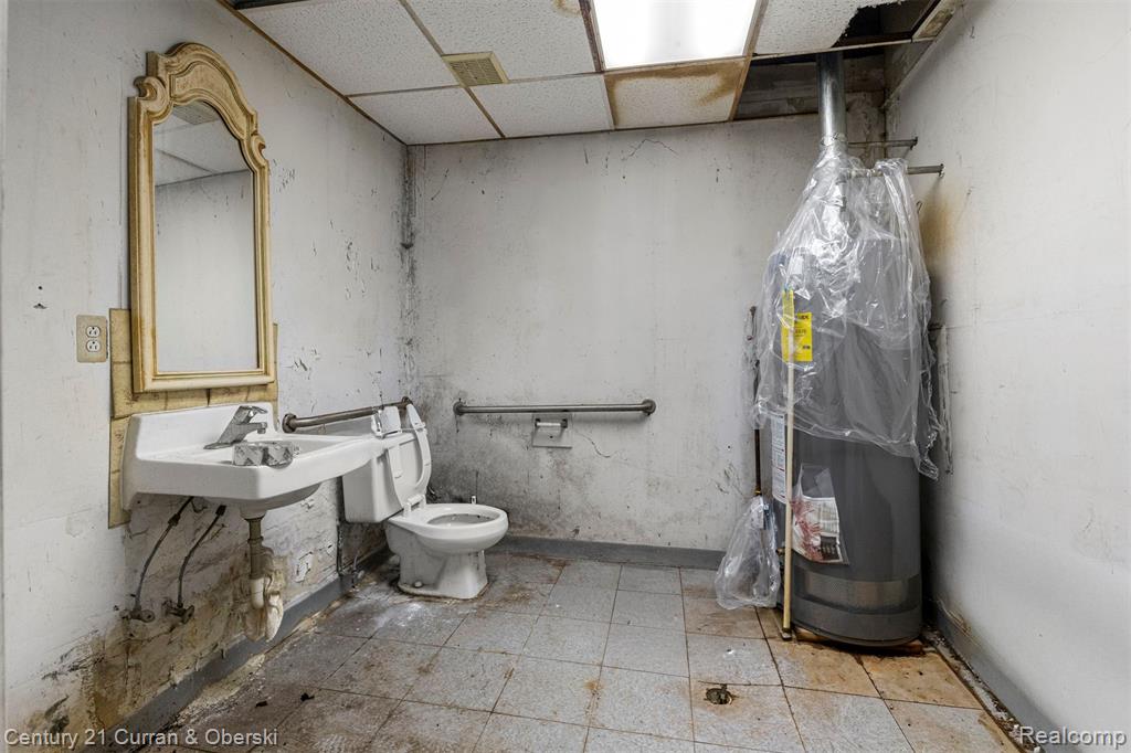 16300 W 7 Mile Road, Detroit, MI 48235 — Photo 33