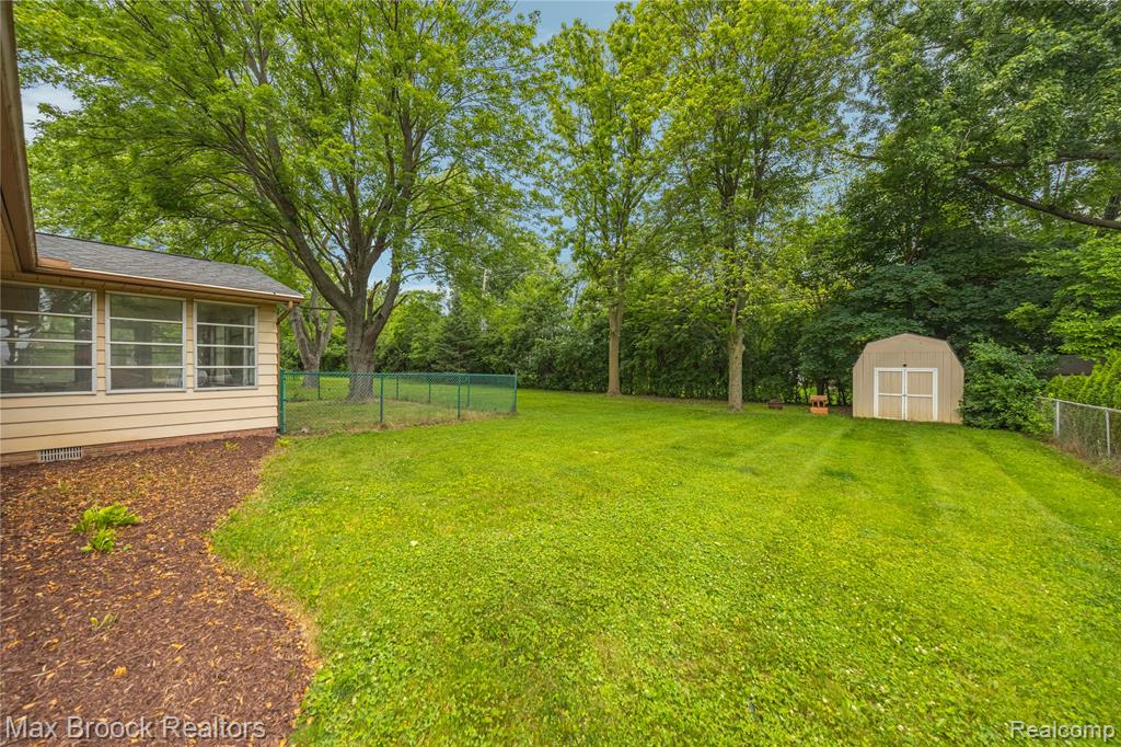6695 Lahser Road, Bloomfield Hills, MI — Photo 38