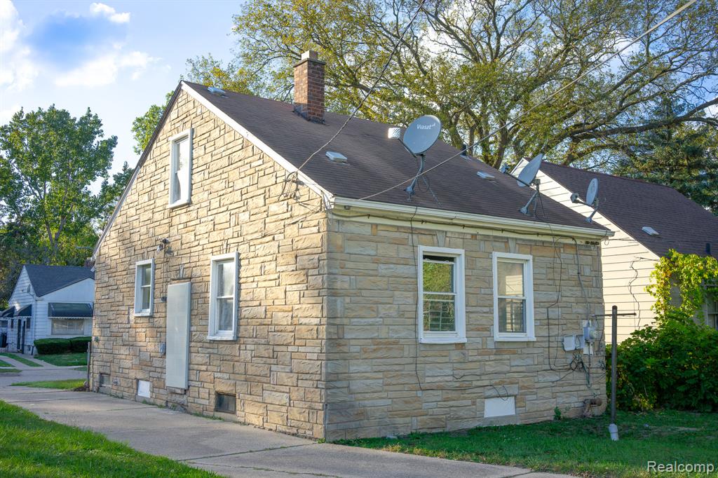 19140 ALGONAC Street, Detroit, MI 48234 — Photo 24
