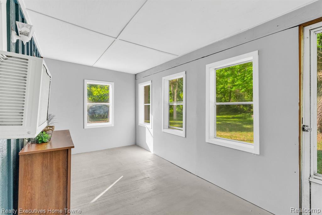 4188 Pine Grove Avenue, Fort Gratiot, MI 48059 — Photo 15