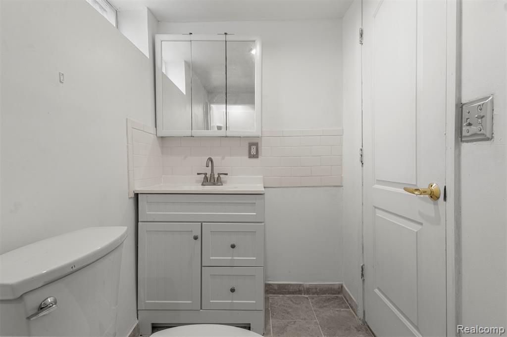 6872 Lathers Street, Garden City, MI — Photo 32
