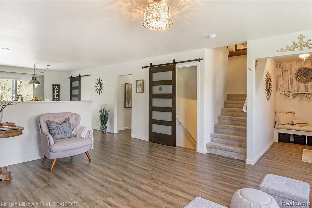 637 AUTUMN VALLEY Drive, Ortonville, MI 48462 — Photo 4