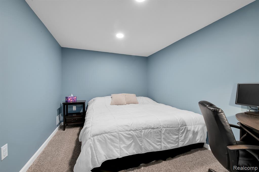 1529 DOVER Hill N, Walled Lake, MI 48390 — Photo 16