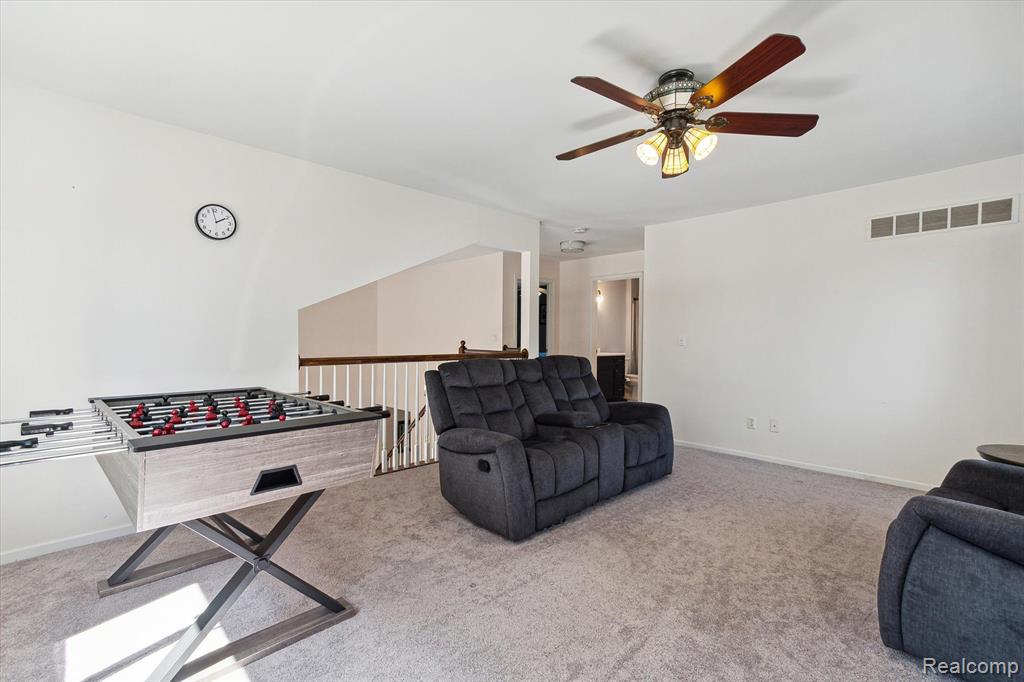 21111 GREENBRIAR Lane, South Lyon, MI 48178 — Photo 23