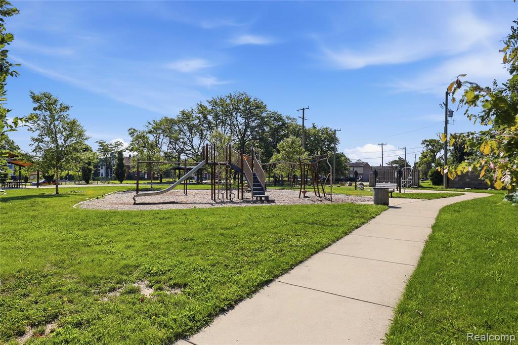 1945 Atkinson Street, Detroit, MI 48206 — Photo 40