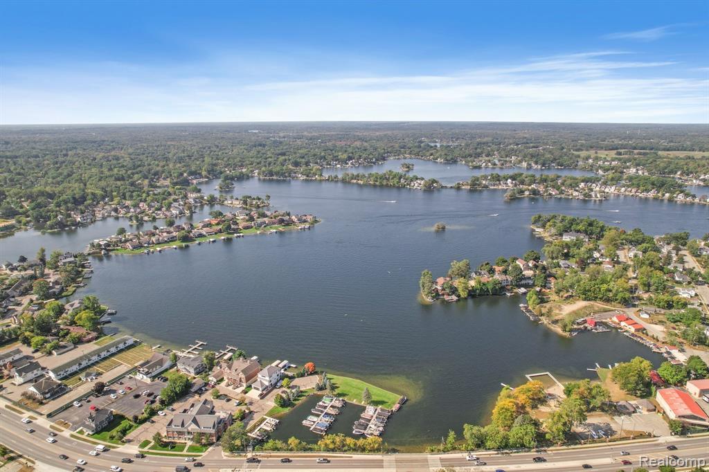 81 N EAGAN Drive, Lake Orion, MI 48362 — Photo 37
