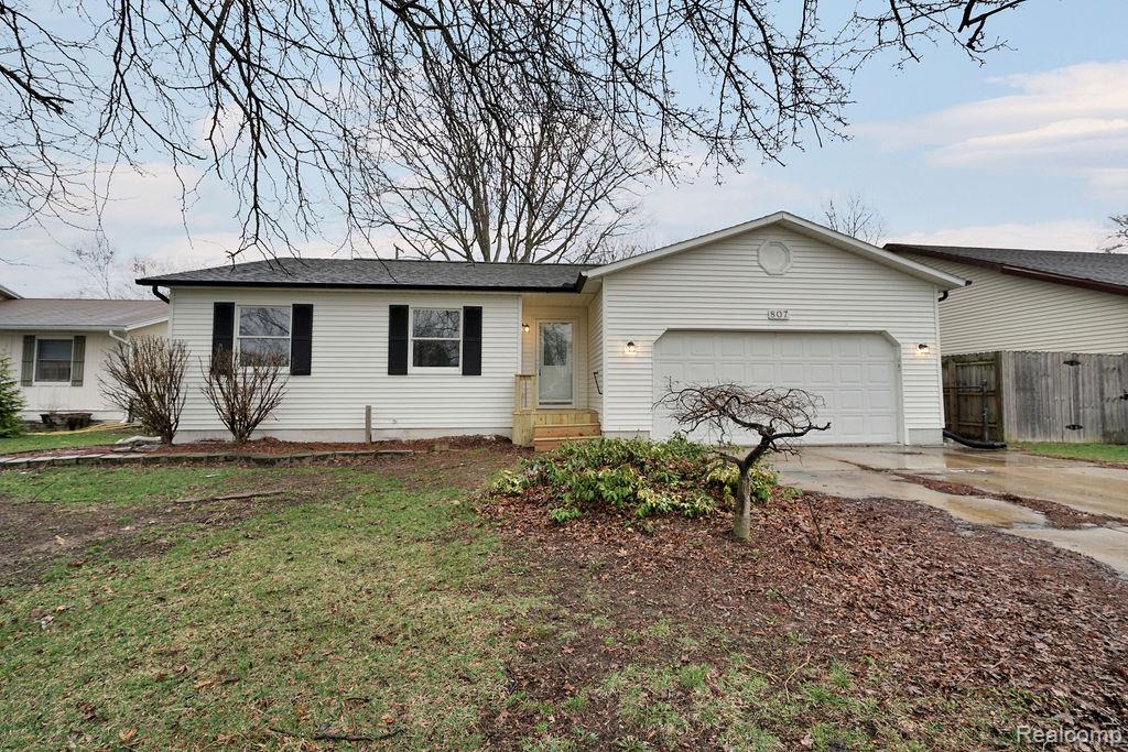 807 Saint Bernard Street, Marysville, MI 48040 — Photo 2