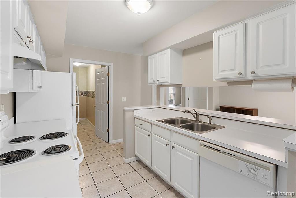 55093 Westchester Drive, 45, Shelby Twp, MI 48316 — Photo 12