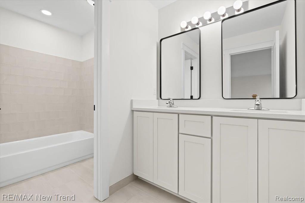 7829 Trailside Court, West Bloomfield, MI 48323 — Photo 31